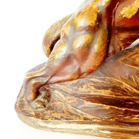 Keramieken leeuw, gesigneerd